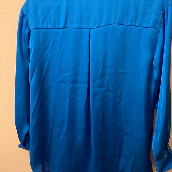 Zara.  satin shirts size extra, small blue button - Picture 7 of 11